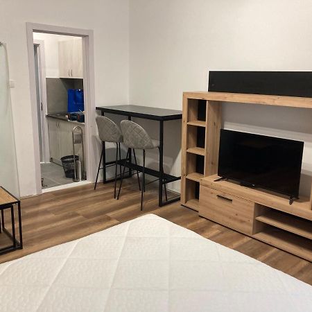 Hotel Duga Novi Sad Bagian luar foto