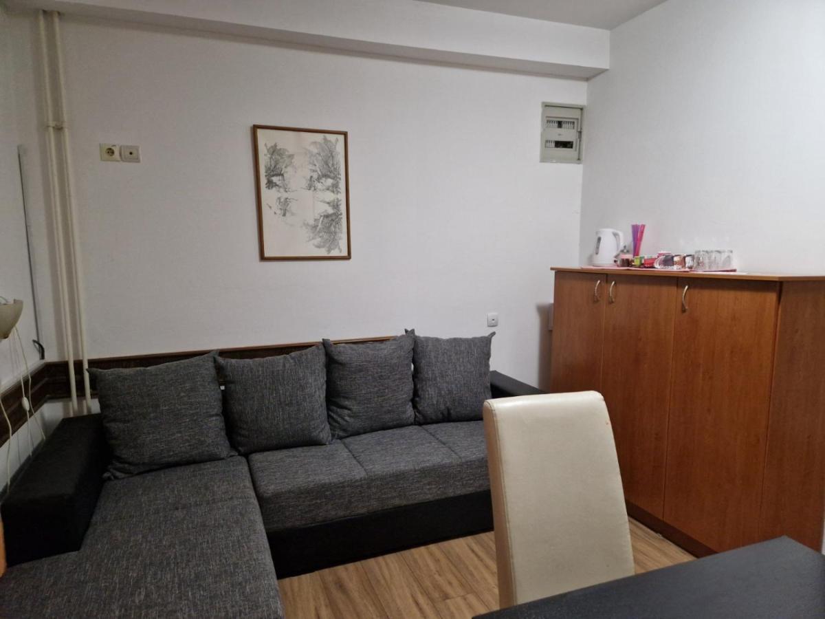 Hotel Duga Novi Sad Bagian luar foto
