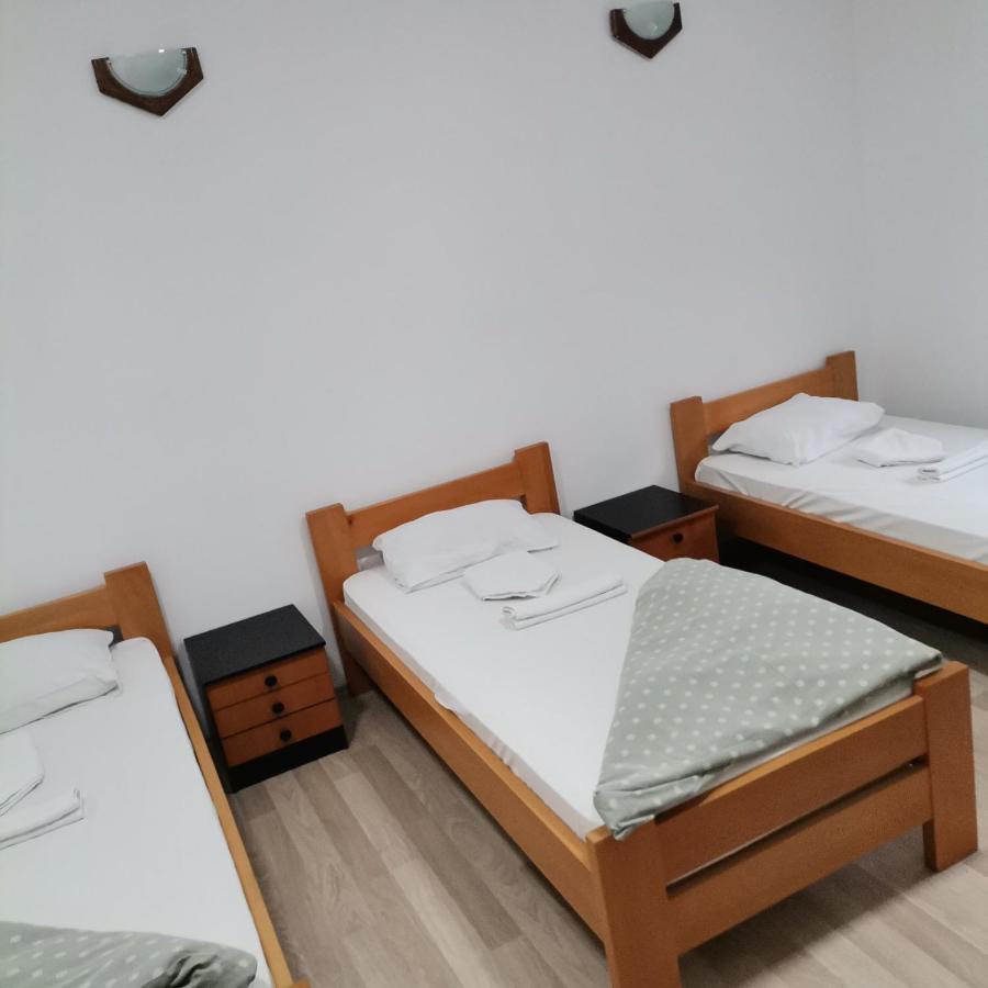 Hotel Duga Novi Sad Bagian luar foto