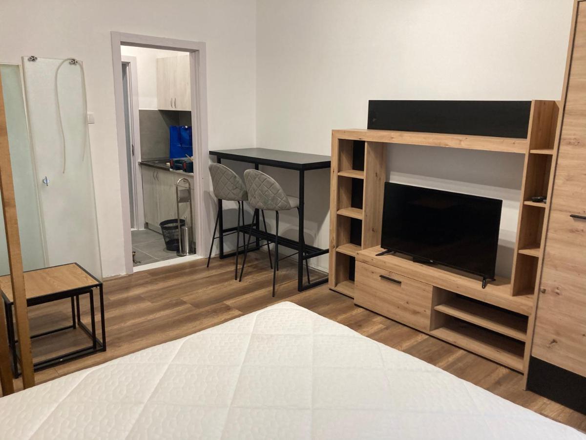 Hotel Duga Novi Sad Bagian luar foto