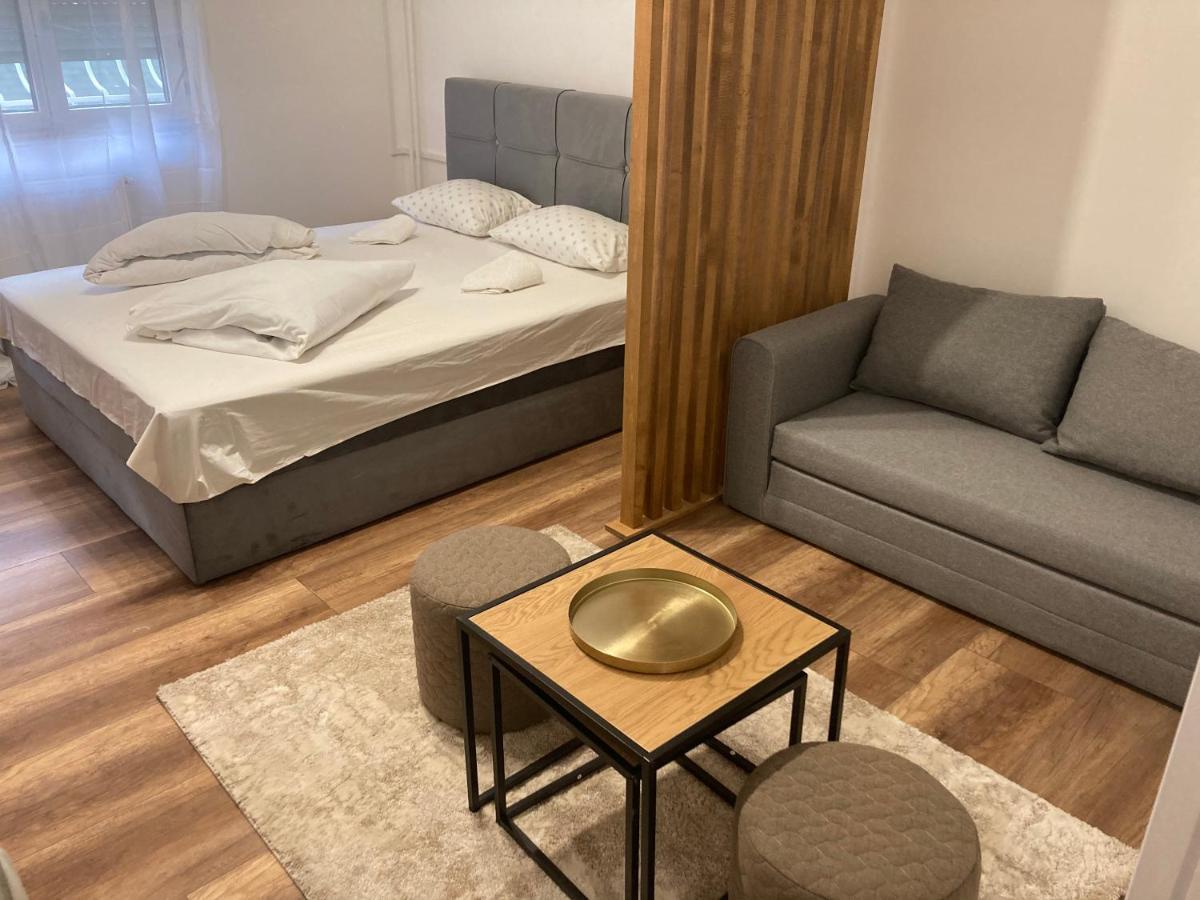 Hotel Duga Novi Sad Bagian luar foto