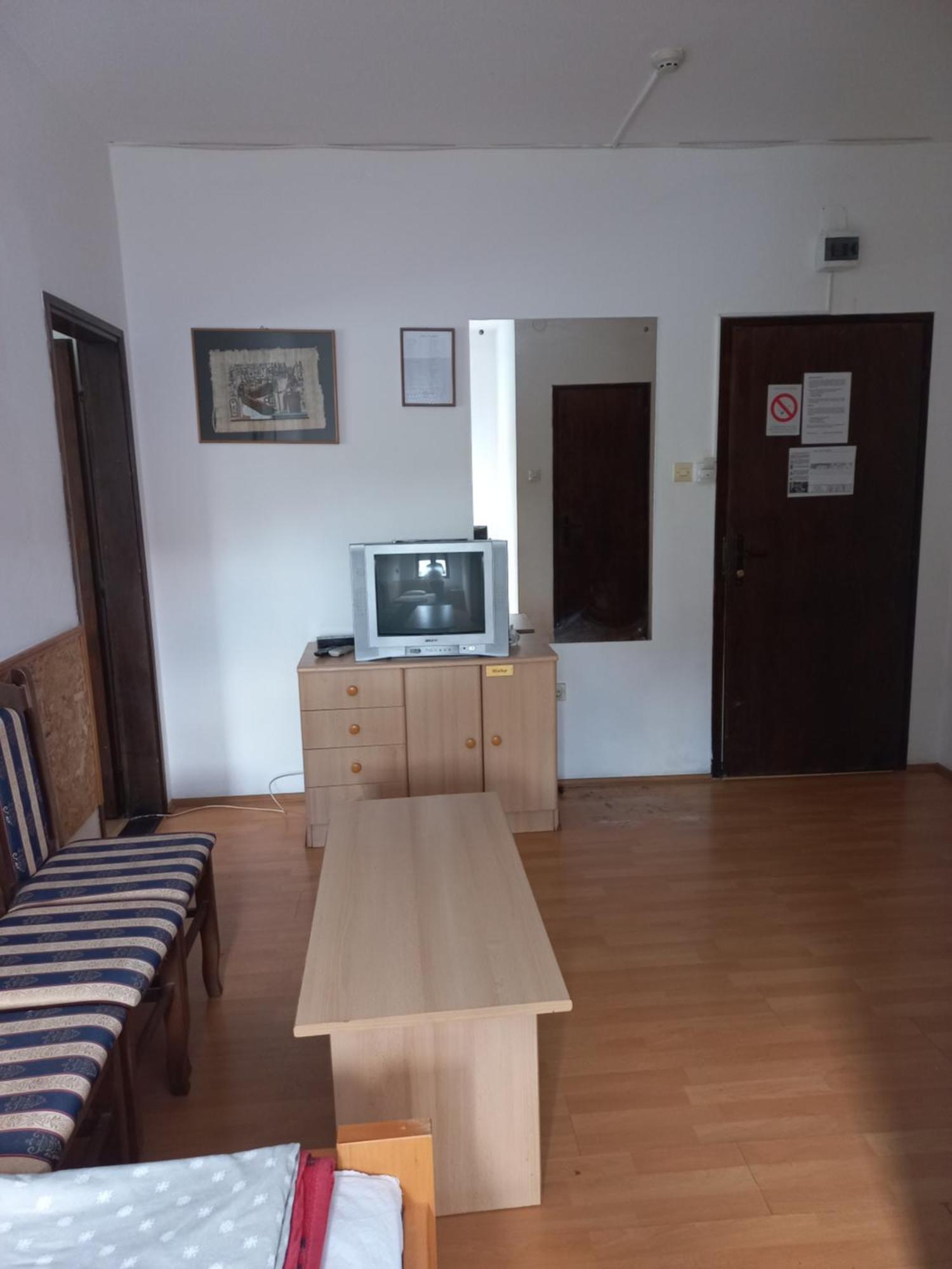 Hotel Duga Novi Sad Bagian luar foto