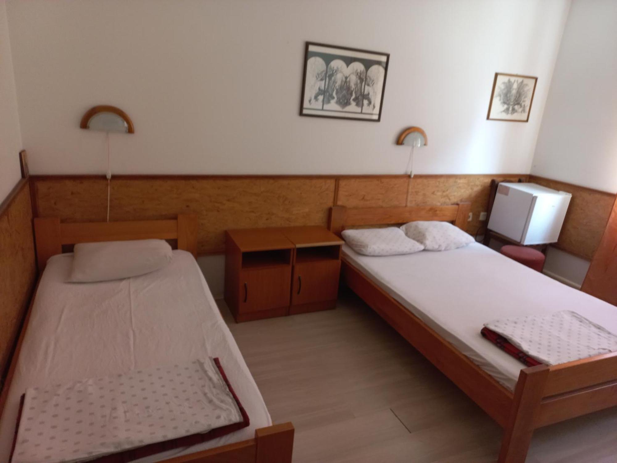 Hotel Duga Novi Sad Bagian luar foto
