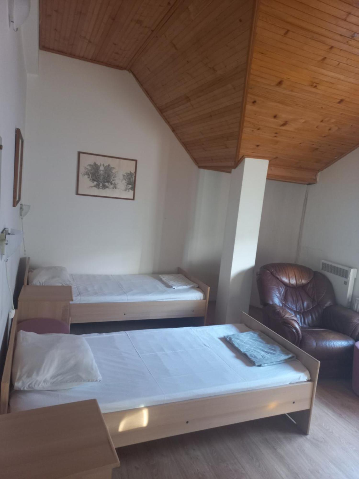 Hotel Duga Novi Sad Bagian luar foto