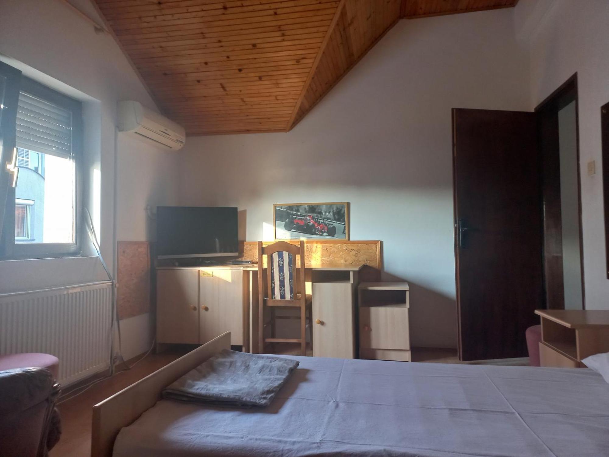 Hotel Duga Novi Sad Bagian luar foto