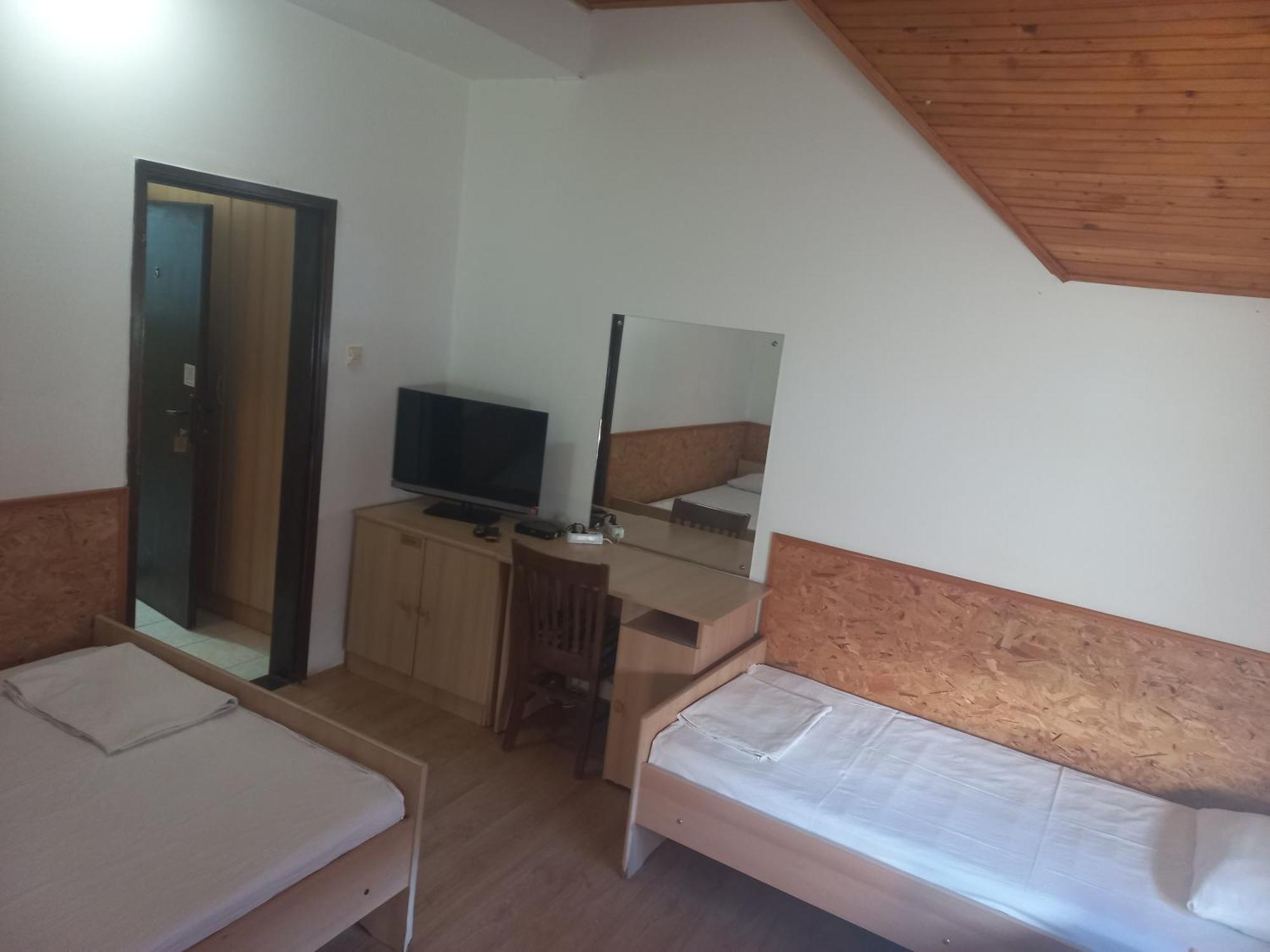 Hotel Duga Novi Sad Bagian luar foto