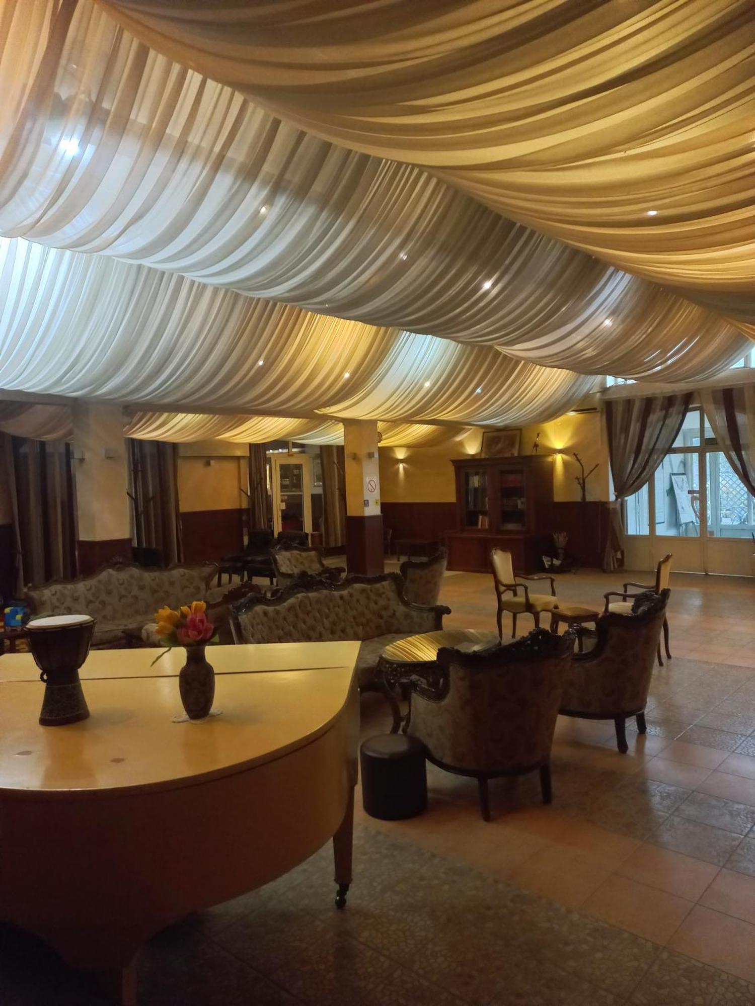 Hotel Duga Novi Sad Bagian luar foto
