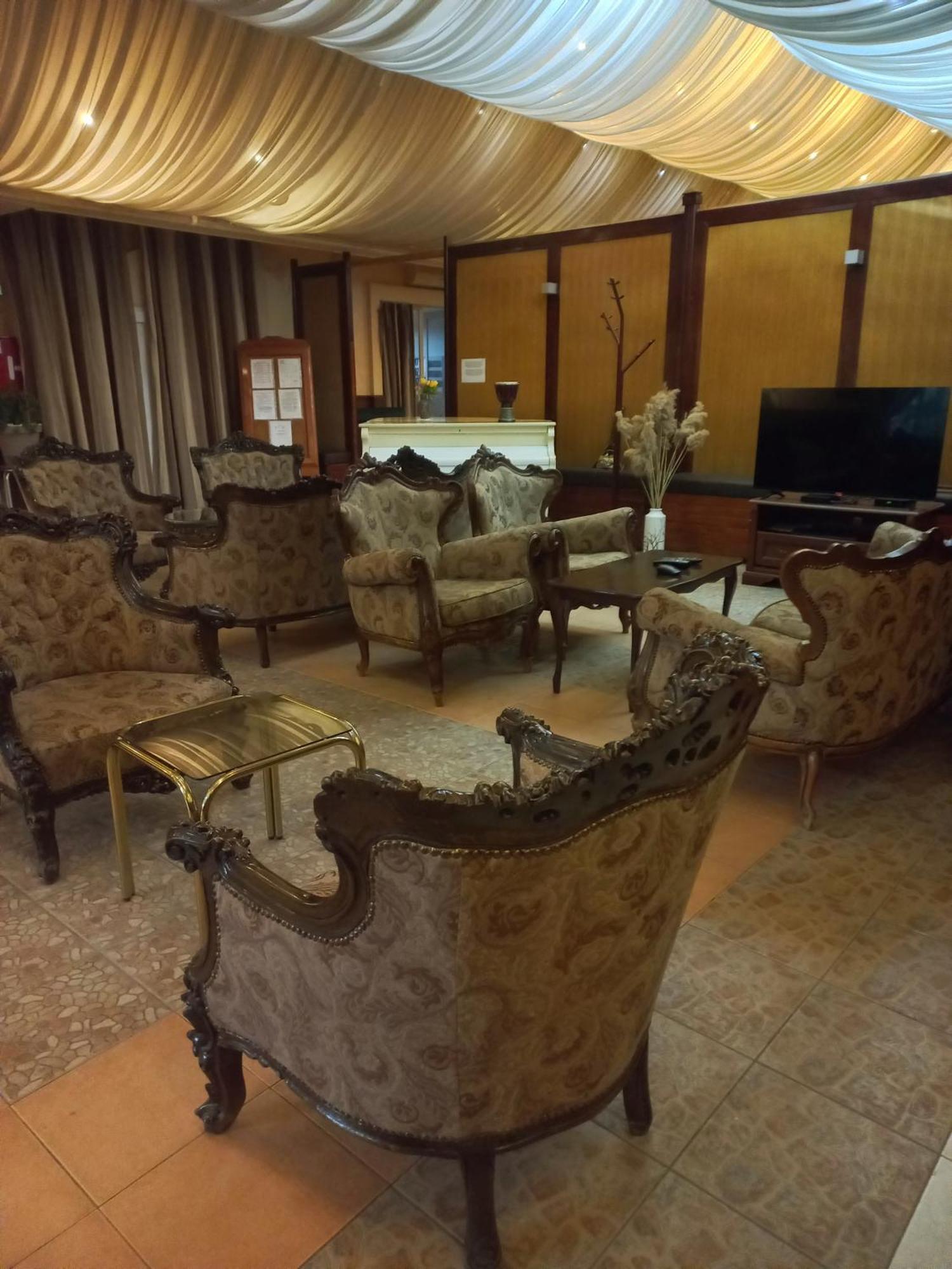 Hotel Duga Novi Sad Bagian luar foto