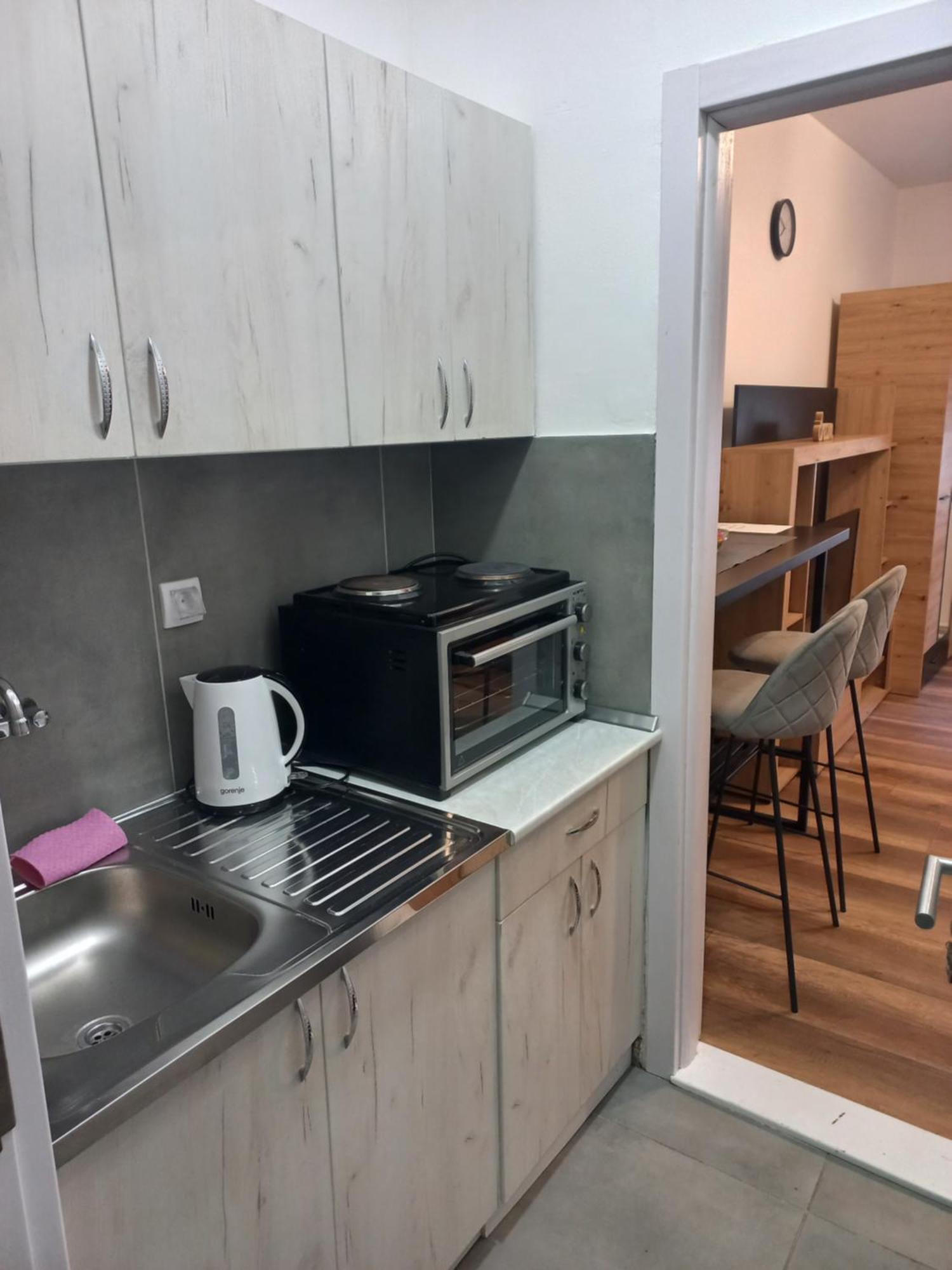 Hotel Duga Novi Sad Bagian luar foto