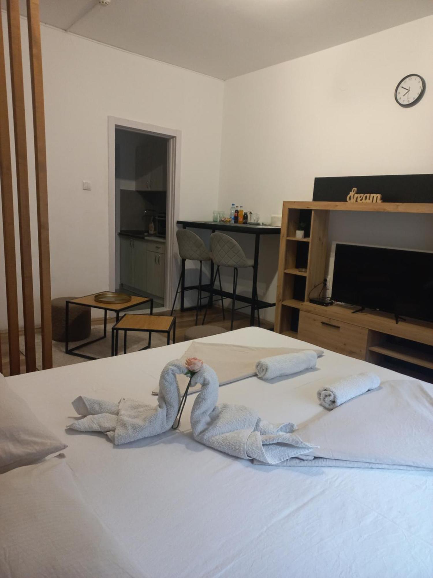 Hotel Duga Novi Sad Bagian luar foto