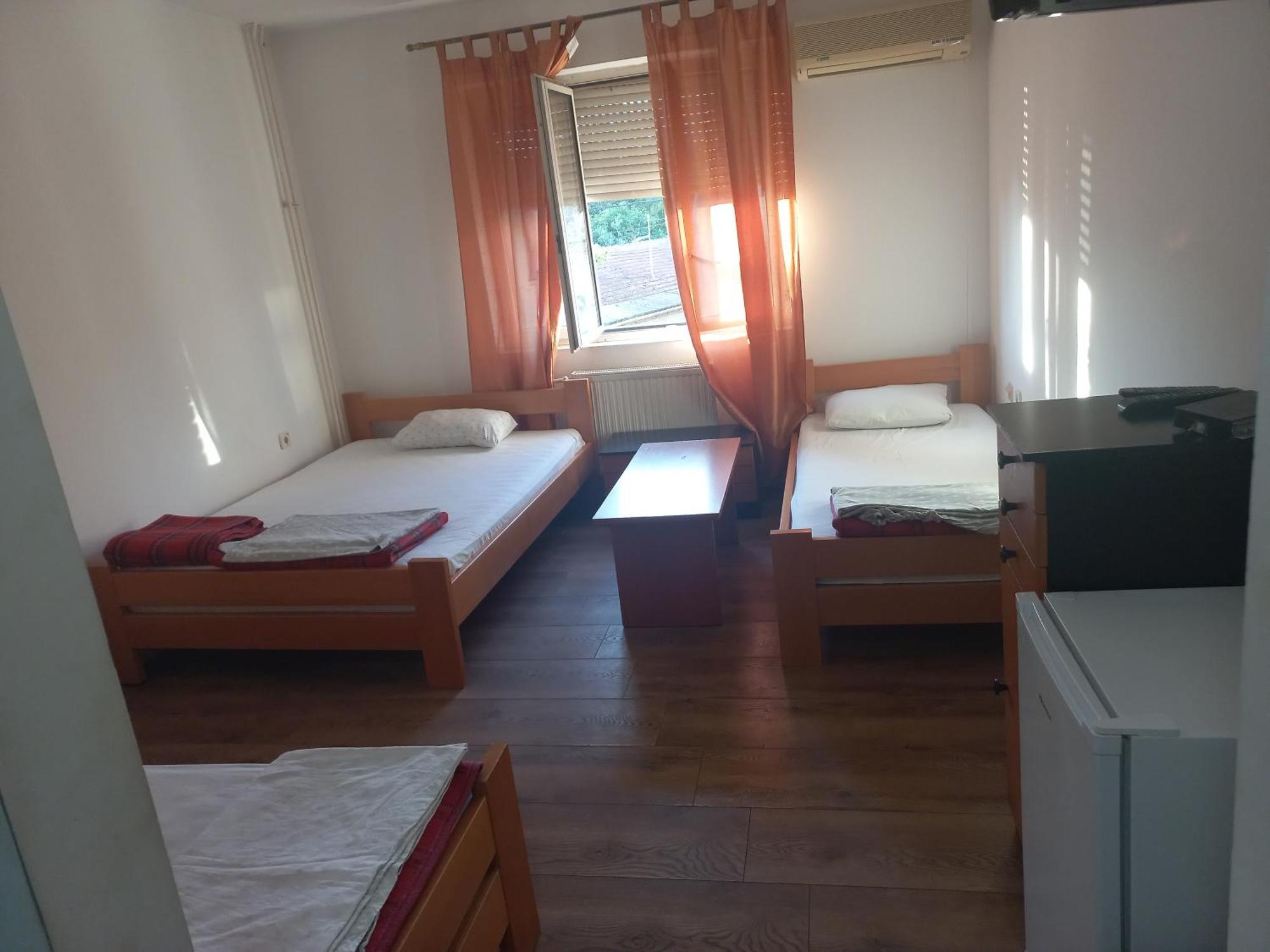 Hotel Duga Novi Sad Bagian luar foto