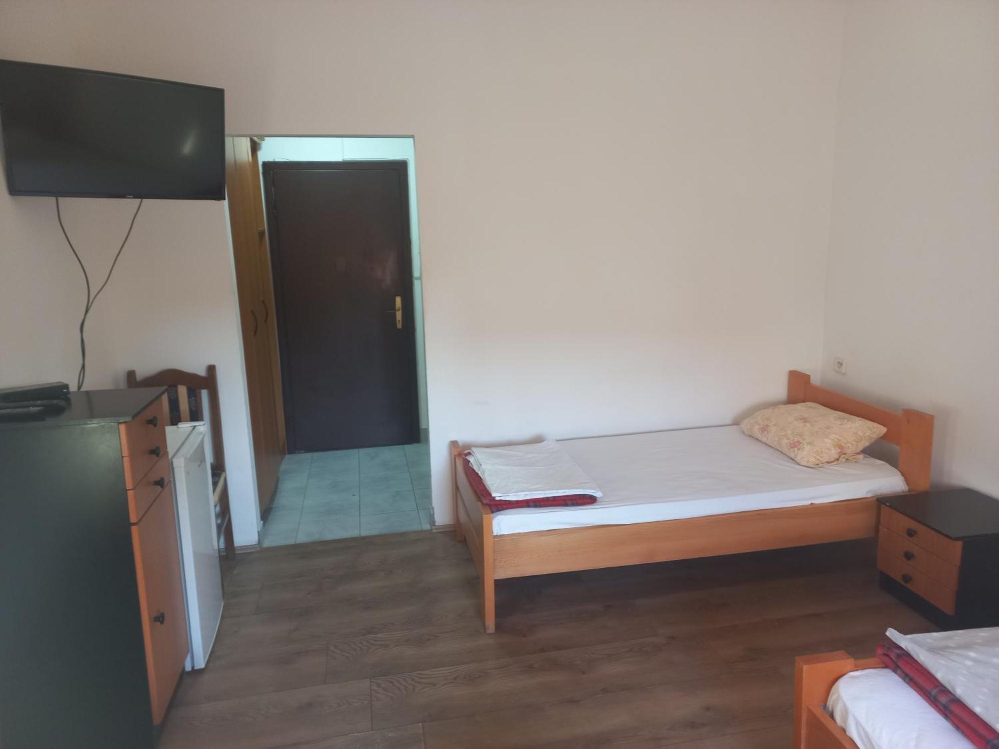 Hotel Duga Novi Sad Bagian luar foto