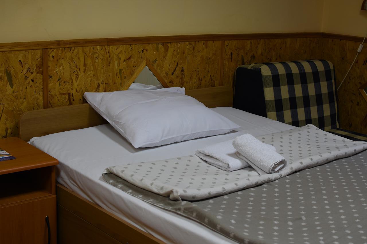 Hotel Duga Novi Sad Bagian luar foto